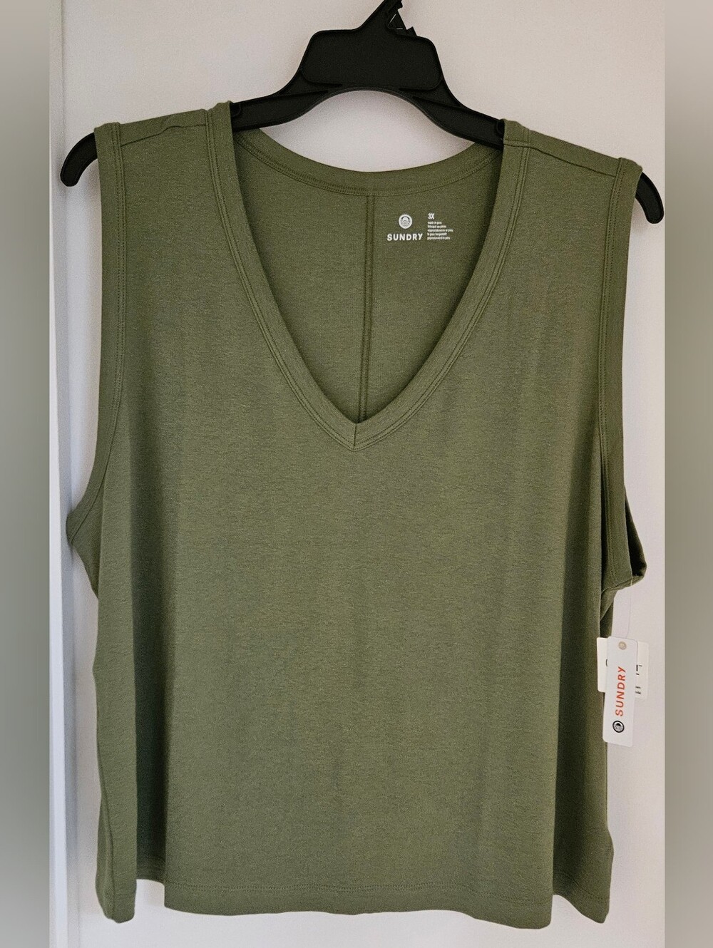 SUNDRY Women's Plus Size 3X V-Neck Tank Top Olive Green Tencel Modal Knit NWT